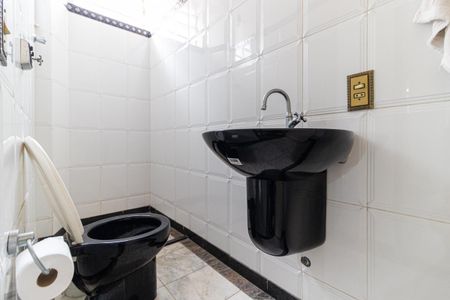 Casa à venda com 1360m², 4 quartos e 7 vagasLavabo 2