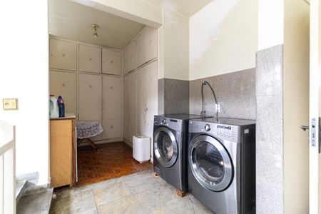 Casa à venda com 1360m², 4 quartos e 7 vagasLavanderia