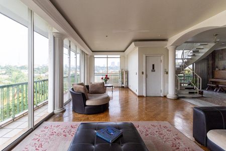 Sala de Estar de casa à venda com 4 quartos, 1360m² em Pacaembu, São Paulo