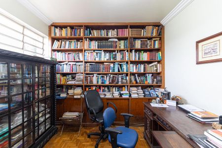 Casa à venda com 1360m², 4 quartos e 7 vagasEscritório