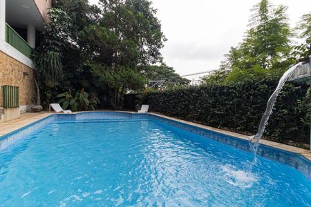 Casa à venda com 1360m², 4 quartos e 7 vagasPiscina
