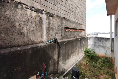 Quintal de casa à venda com 2 quartos, 240m² em Parque Residencial Vila União, Campinas