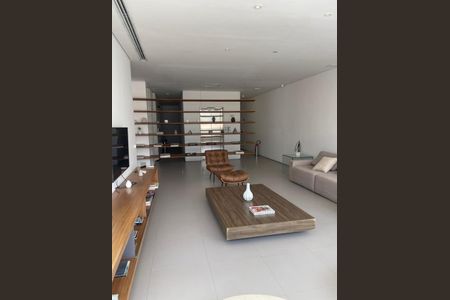Studio à venda com 35m², 1 quarto e 1 vagaHall Social