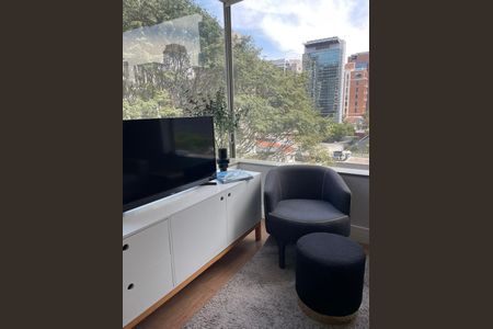 Sala de kitnet/studio à venda com 1 quarto, 35m² em Vila Nova Conceição, São Paulo