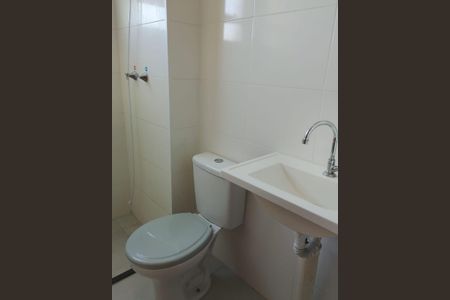 Banheiro de apartamento para alugar com 2 quartos, 42m² em Cavalhada, Porto Alegre