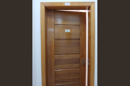Porta de entrada de apartamento para alugar com 1 quarto, 32m² em Ipiranga, São Paulo