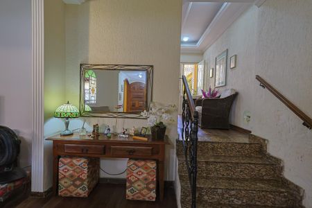 Casa à venda com 4 quartos, 240m² em Caiçara-adelaide, Belo Horizonte