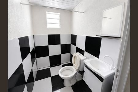 Banheiro de casa para alugar com 1 quarto, 48m² em Sarandi, Porto Alegre