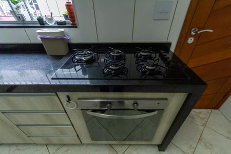 Casa à venda com 134m², 3 quartos e 2 vagas Casa à venda com 134m², 3 quartos e 2 vagasCozinha
