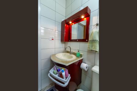 Casa à venda com 134m², 3 quartos e 2 vagas Casa à venda com 134m², 3 quartos e 2 vagasBanheiro Social