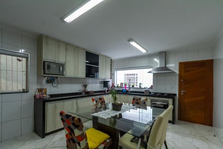 Casa à venda com 134m², 3 quartos e 2 vagas Casa à venda com 134m², 3 quartos e 2 vagasCozinha