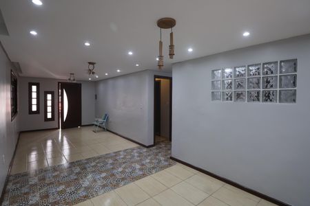 Casa para alugar com 250m², 4 quartos e 3 vagasSala