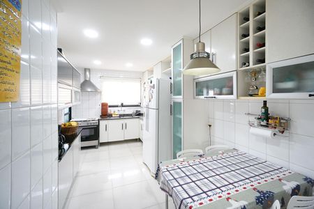Apartamento à venda com 136m², 4 quartos e 3 vagasCozinha