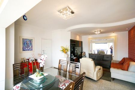 Apartamento à venda com 136m², 4 quartos e 3 vagasSala