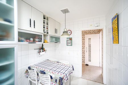 Apartamento à venda com 136m², 4 quartos e 3 vagasCozinha