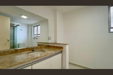 Apartamento para alugar com 132m², 3 quartos e 1 vagaBanheiro da Suíte