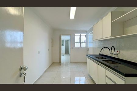 Apartamento para alugar com 132m², 3 quartos e 1 vagaCozinha