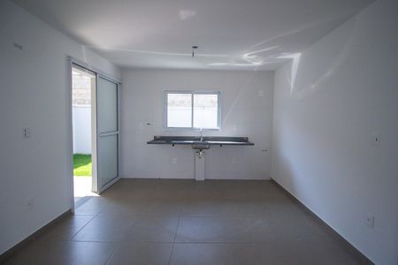 Casa de condomínio para alugar com 115m², 3 quartos e 2 vagasCozinha 