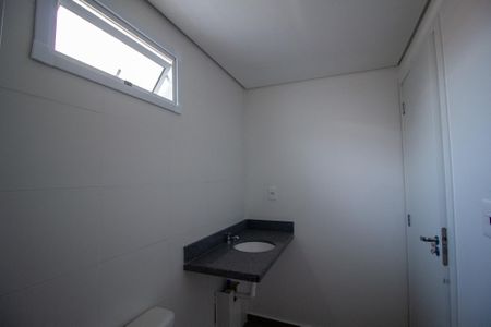 Casa de condomínio para alugar com 115m², 3 quartos e 2 vagasBanheiro 