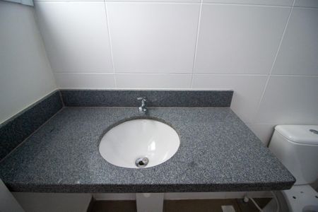 Casa de condomínio para alugar com 115m², 3 quartos e 2 vagasBanheiro da Suite 