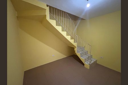 Sala de casa para alugar com 2 quartos, 70m² em Vila Paranagua, São Paulo