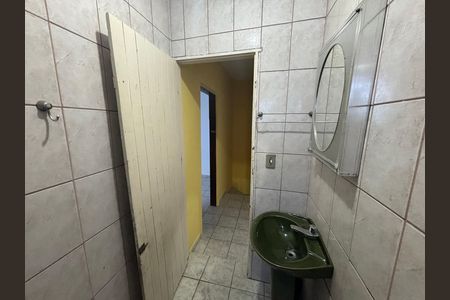 Casa para alugar com 70m², 2 quartos e sem vaga Casa para alugar com 70m², 2 quartos e sem vagaBanheiro