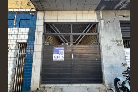 Casa para alugar com 70m², 2 quartos e sem vaga Casa para alugar com 70m², 2 quartos e sem vagaFachada