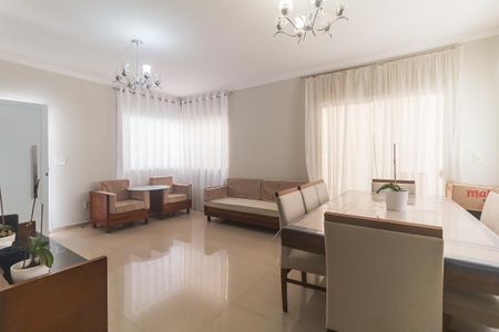 Casa de condomínio para alugar com 149m², 3 quartos e 2 vagasSala