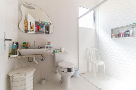 Casa de condomínio para alugar com 149m², 3 quartos e 2 vagasBanheiro da Suíte