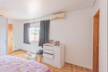 Casa à venda com 600m², 3 quartos e 8 vagasCasa 2- Suíte 1