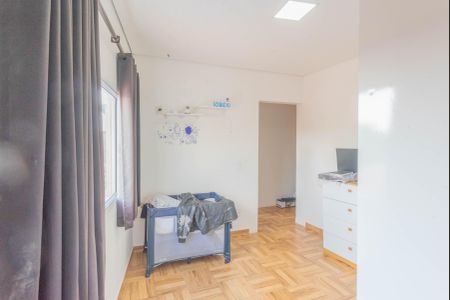 Casa à venda com 600m², 3 quartos e 8 vagasCasa 2- Quarto