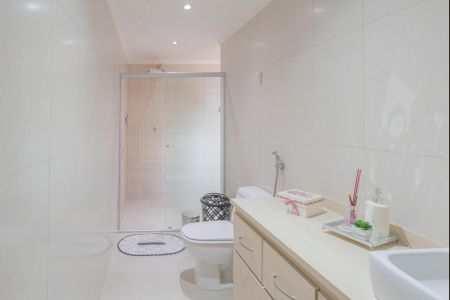 Casa à venda com 600m², 3 quartos e 8 vagasBanheiro da Suíte