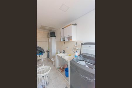 Casa à venda com 600m², 3 quartos e 8 vagasCasa 2-  Área de Serviço 