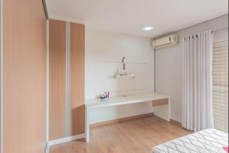 Casa à venda com 600m², 3 quartos e 8 vagasQuarto 2