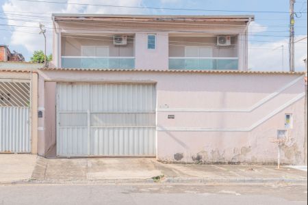 Casa à venda com 600m², 3 quartos e 8 vagasFachada