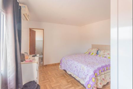 Casa à venda com 600m², 3 quartos e 8 vagasCasa 2- Suíte 1