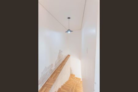 Casa à venda com 600m², 3 quartos e 8 vagasEscada