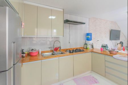 Casa à venda com 600m², 3 quartos e 8 vagasCasa 2- Cozinha