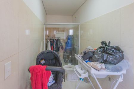 Casa à venda com 600m², 3 quartos e 8 vagasCasa 2- Banheiro