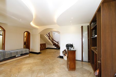 Casa à venda com 294m², 4 quartos e 4 vagasSala