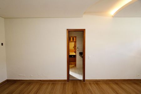 Casa à venda com 294m², 4 quartos e 4 vagasQuarto 1 - Semi Suíte