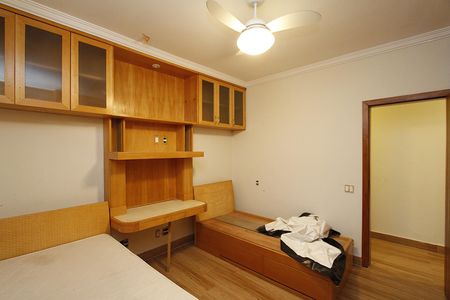 Casa à venda com 294m², 4 quartos e 4 vagasQuarto 2 -Semi  Suíte