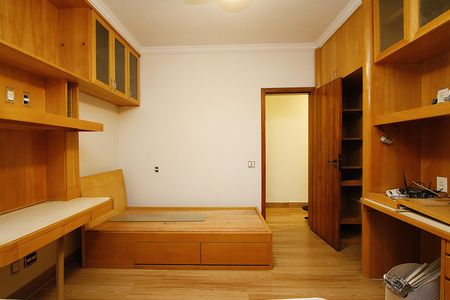 Casa à venda com 294m², 4 quartos e 4 vagasQuarto 2 -Semi  Suíte