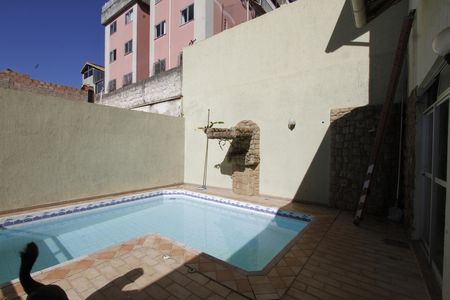 Casa à venda com 294m², 4 quartos e 4 vagasPiscina