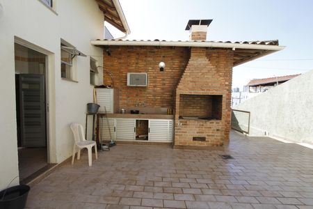 Casa à venda com 294m², 4 quartos e 4 vagasChurrasqueira
