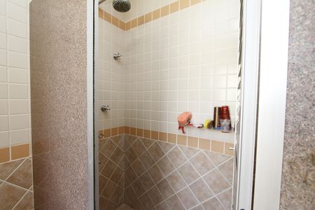 Casa à venda com 294m², 4 quartos e 4 vagassauna