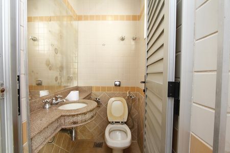 Casa à venda com 294m², 4 quartos e 4 vagasBanheiro