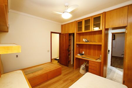 Casa à venda com 294m², 4 quartos e 4 vagasQuarto 2 -Semi  Suíte