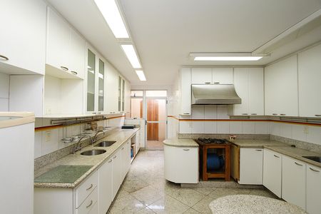 Casa à venda com 294m², 4 quartos e 4 vagasCozinha