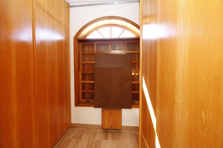 Casa à venda com 294m², 4 quartos e 4 vagasCloset da suíte 3